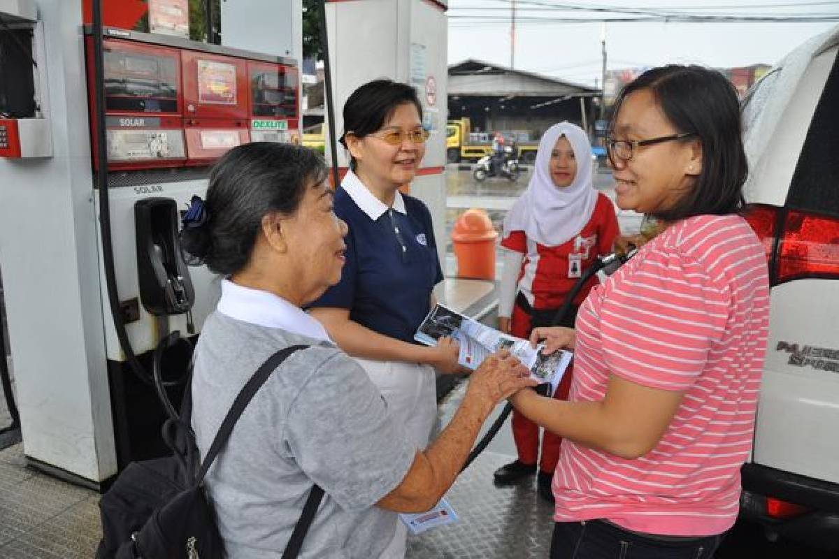 Bersumbangsih ke Tzu Chi Lewat SPBU Panghegar