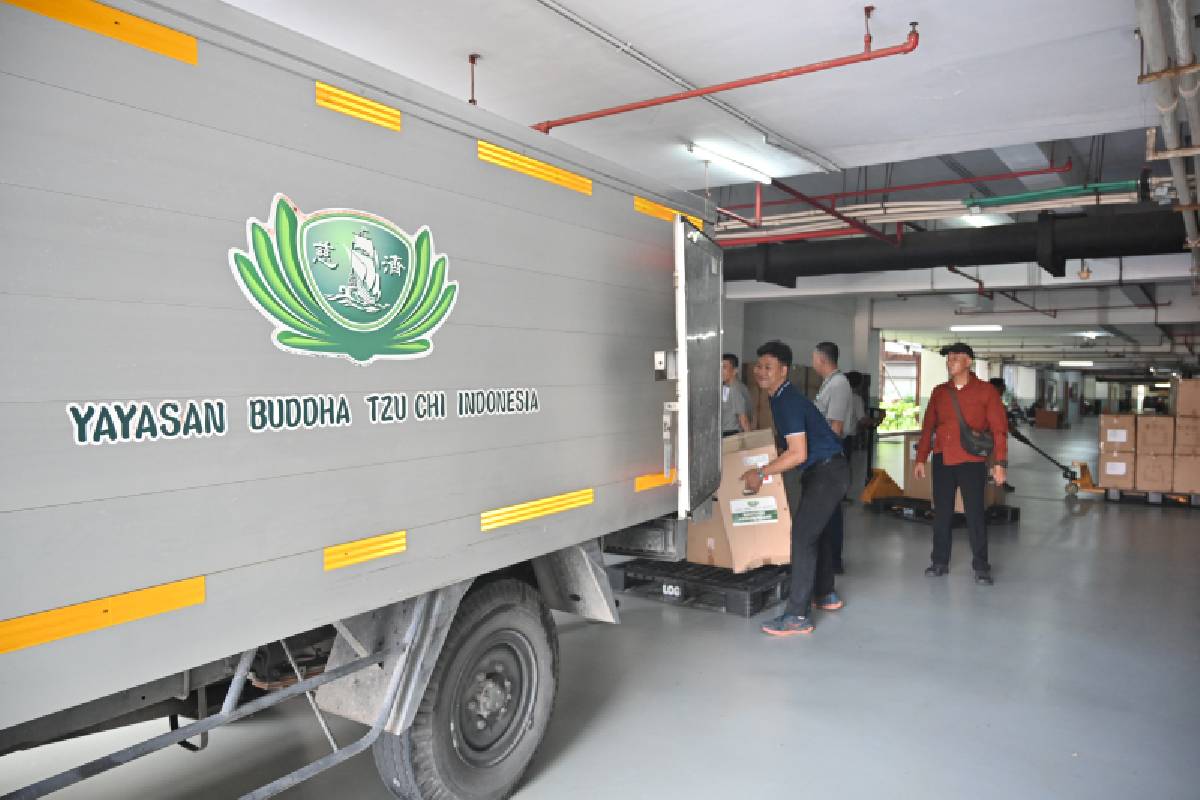 Peduli Karhutla Kalimantan, Tzu Chi Kirimkan Paket Bantuan Kemanusiaan