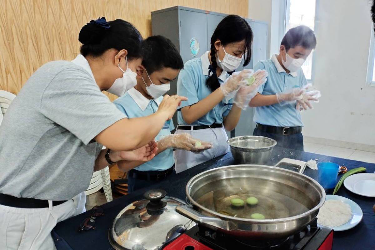 Baking Class: Belajar Bekerja Sama dan Bertanggung Jawab