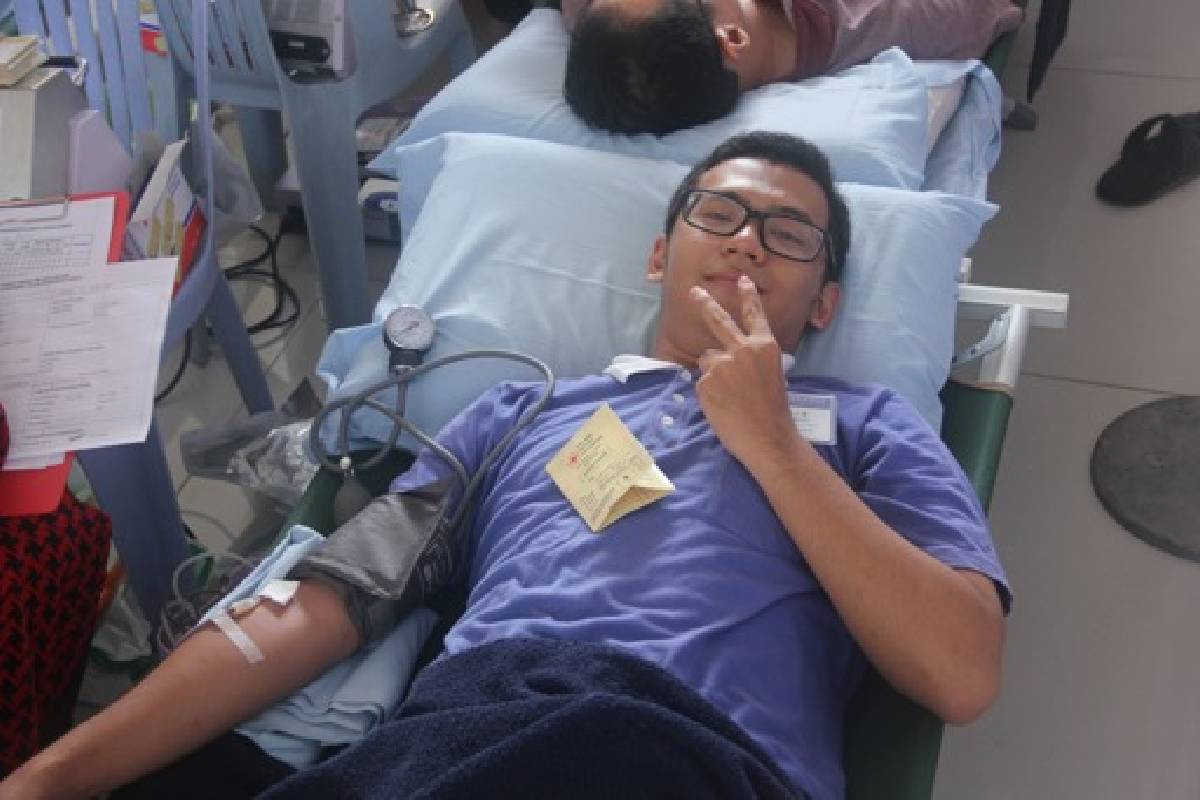 Semangat Bersumbangsih Saat Donor Darah 