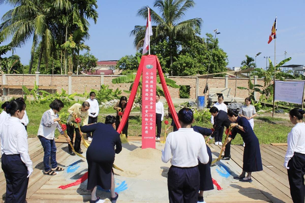 Peletakan Batu Pertama Pembangunan Kantor Tzu Chi Selatpanjang