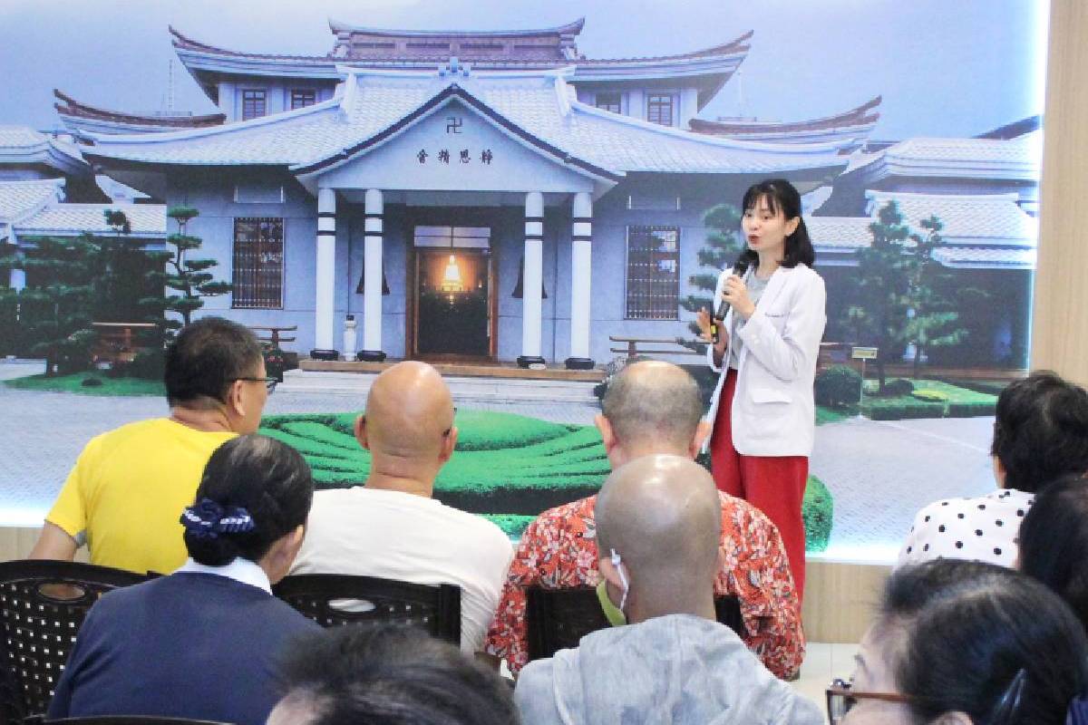 Mengenal Lebih Dekat Risiko Stroke Melalui Seminar Kesehatan Bersama Tzu Chi Makassar