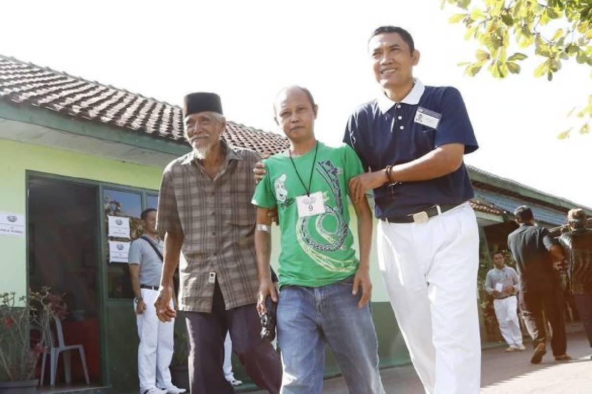 Cinta Kasih Ayah untuk Kesembuhan Anak