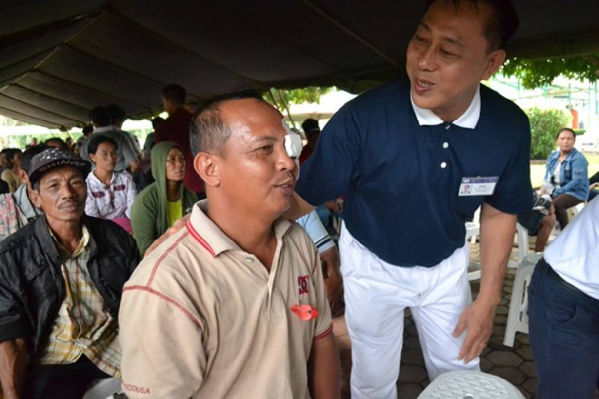 Menyebrangi Lautan untuk Penglihatan yang Terang 