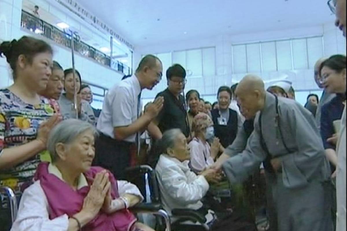 Ceramah Master Cheng Yen: Budaya Humanis dan Cinta Kasih dalam Misi Kesehatan Tzu Chi