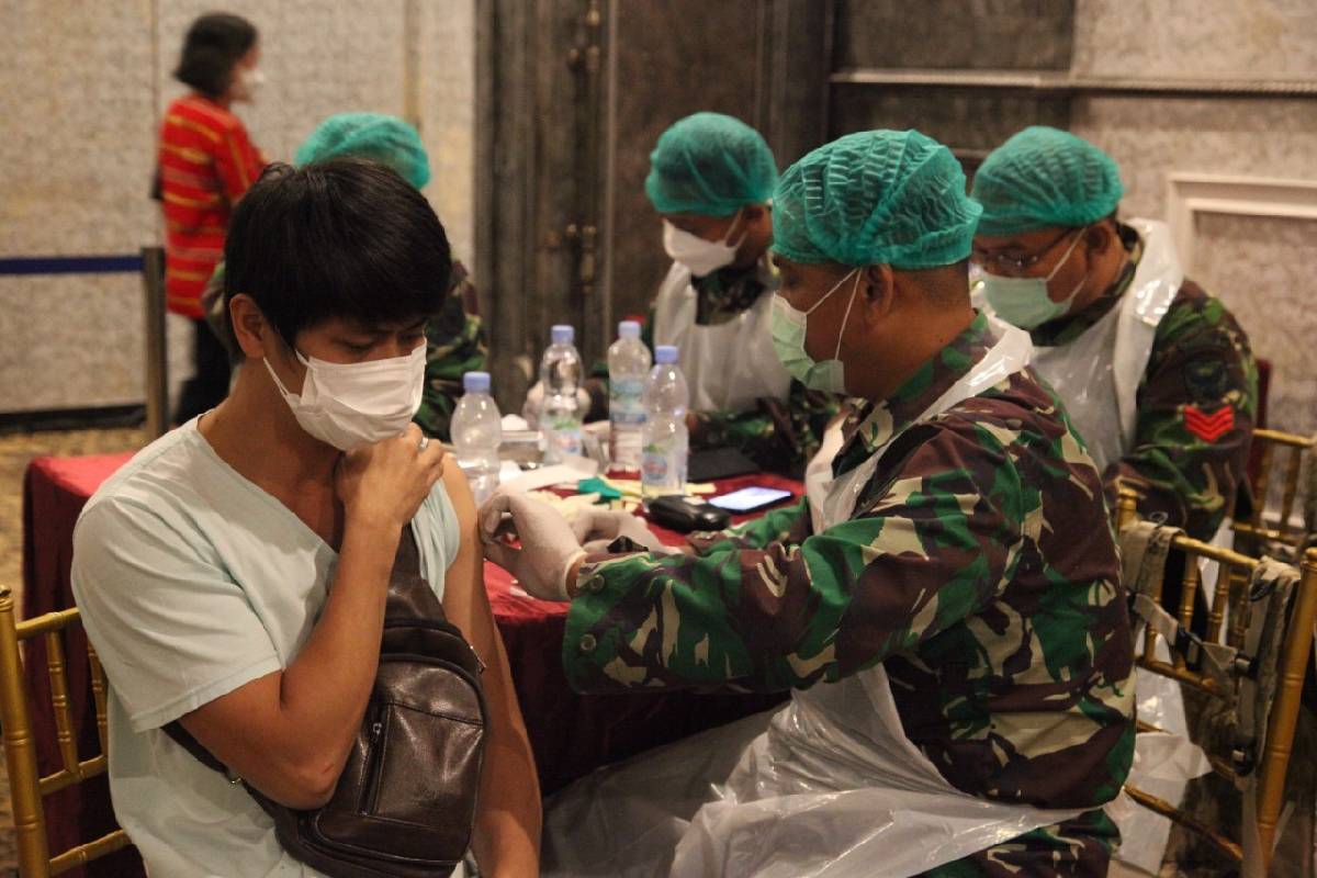 Sukacita Para Relawan Tzu Chi di Palembang Bersumbangsih Pada Kegiatan Vaksinasi Covid-19