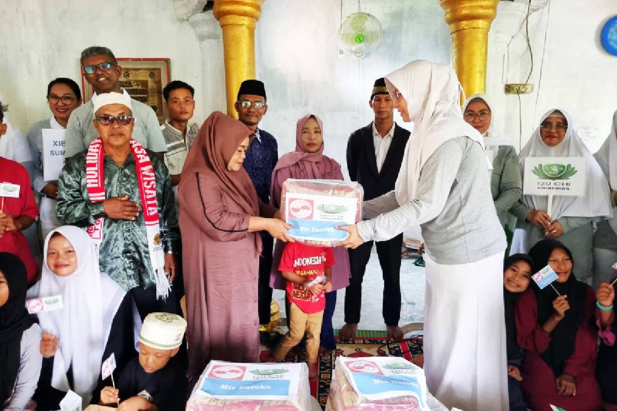 Berbagi Kasih dengan Anak Panti Asuhan Bunda