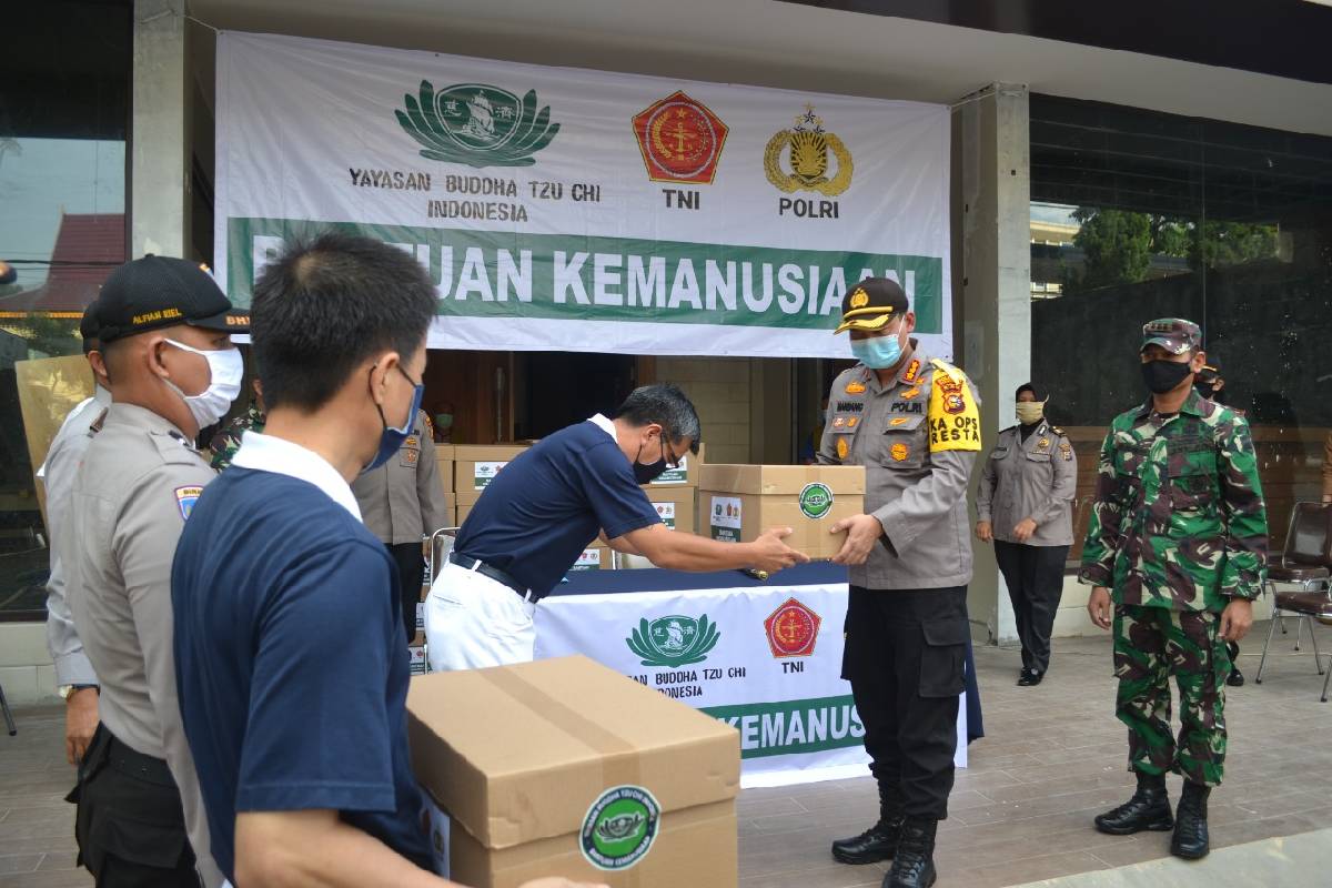 Bahu-membahu Meringankan Kesulitan Masyarakat Pekanbaru yang Terdampak Covid-19