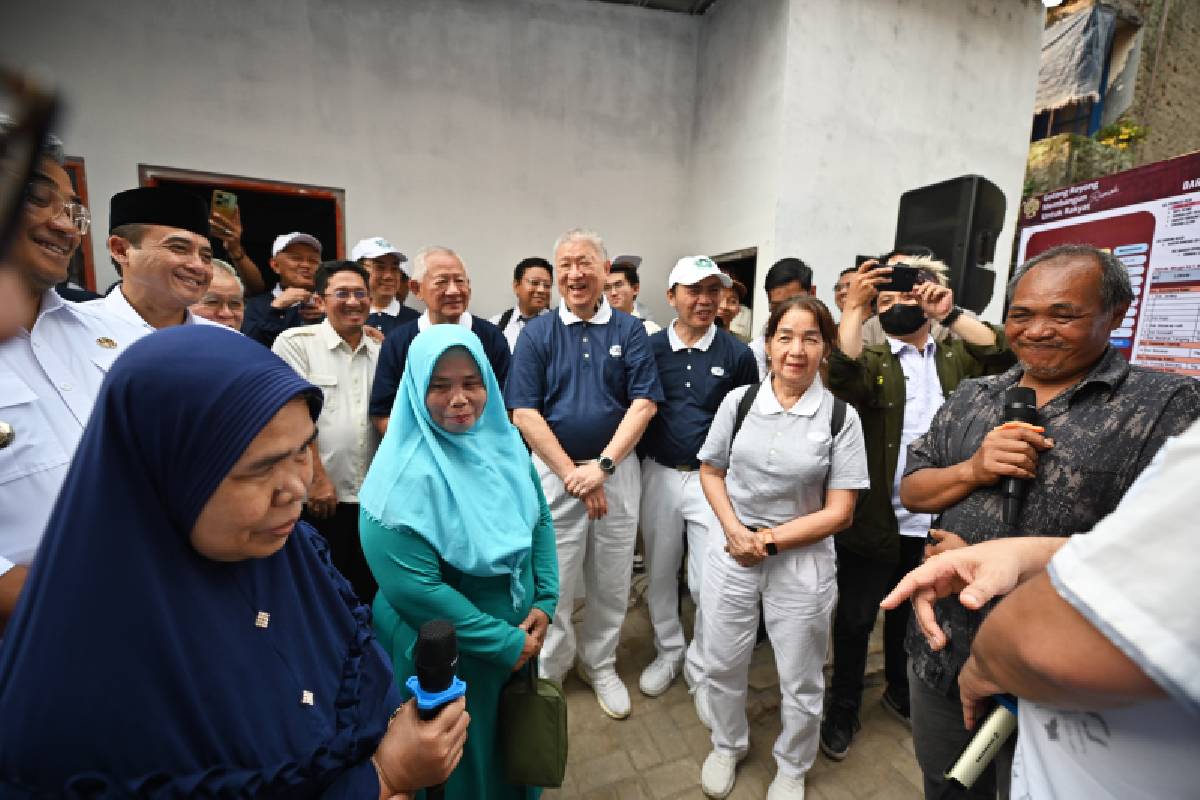 Program Renovasi Rumah Tzu Chi di Bandung: Ketika Relawan Datang Membawa Harapan untuk Pak Ekin