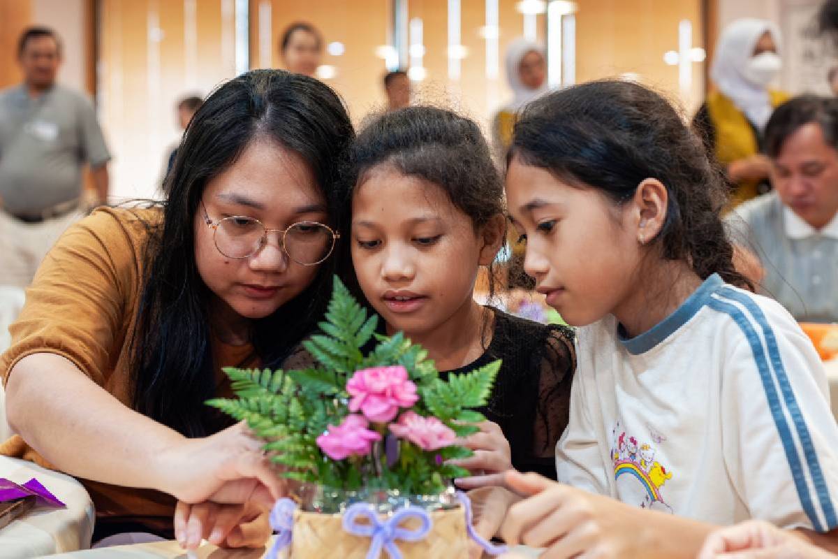 Merawat Cinta Keluarga, Menumbuhkan Karakter Masa Depan