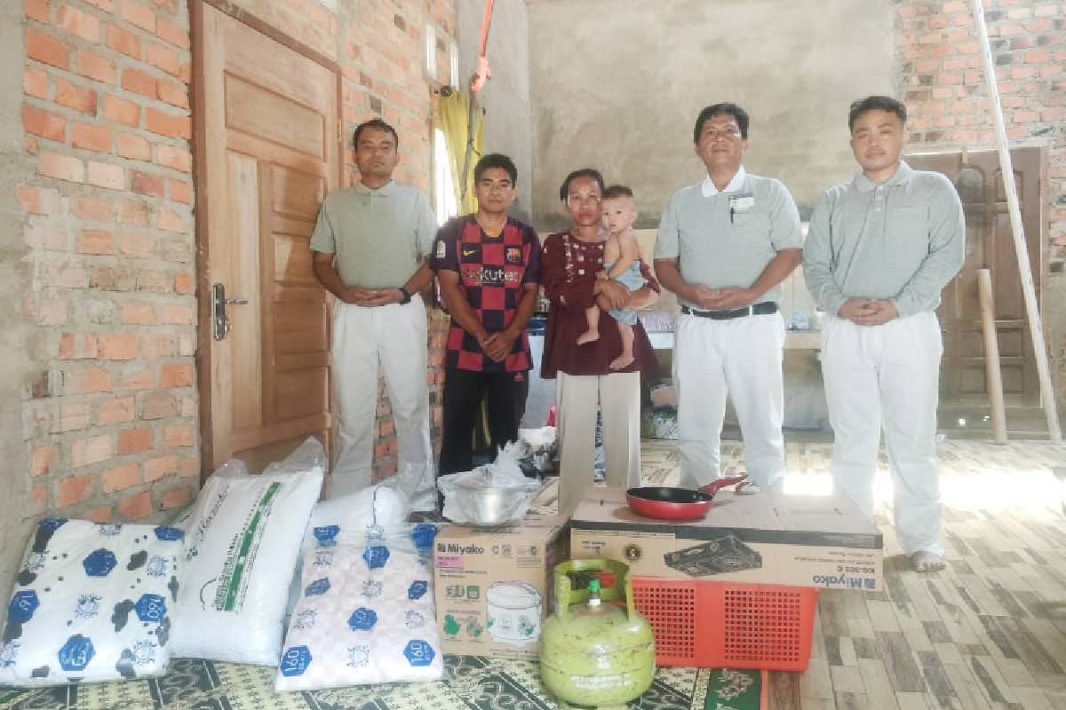 Bantuan Tzu Chi Ringankan Langkah Jamaludin Bangun Kembali Pascakebakaran