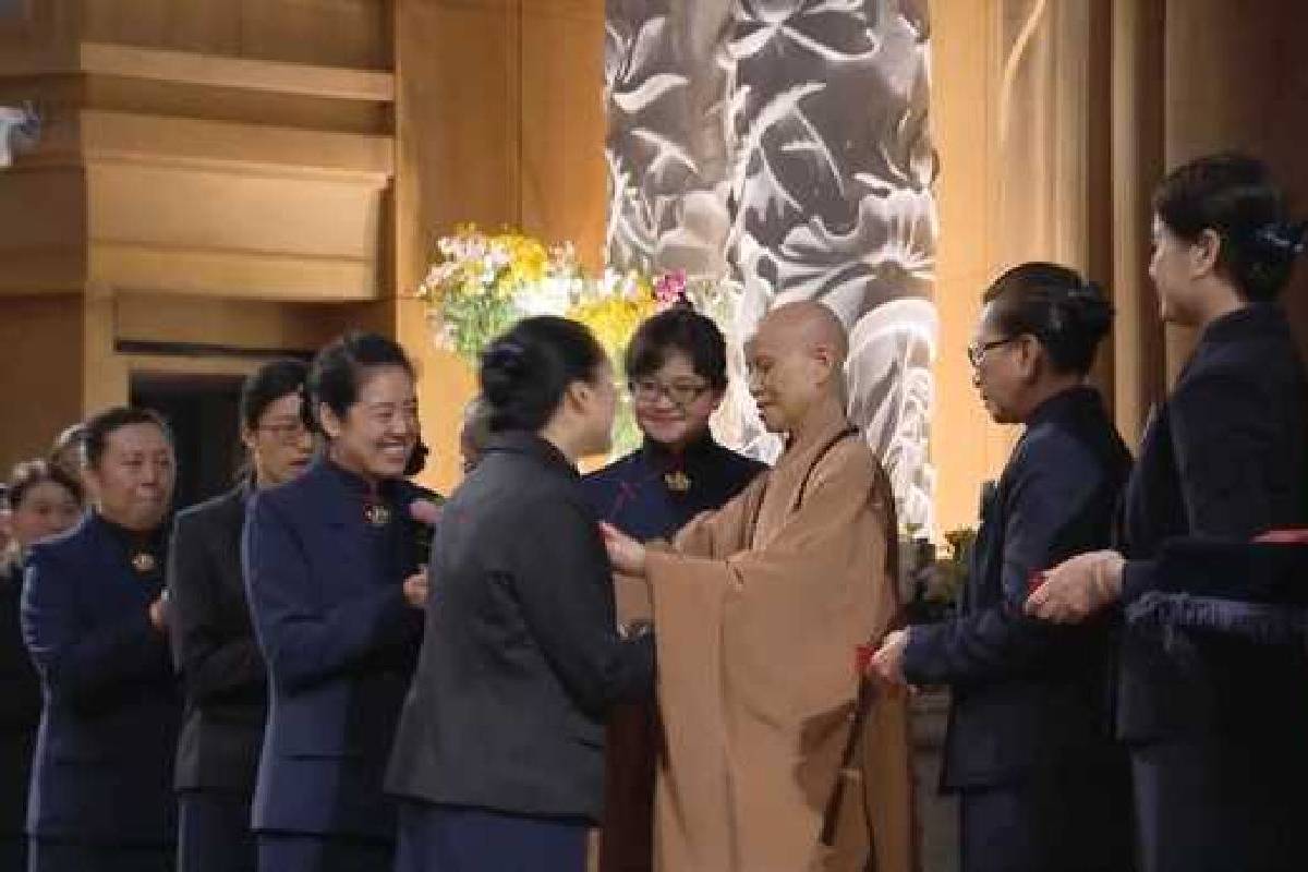 Ceramah Master Cheng Yen: Menyebarkan Dharma untuk Menyucikan Dunia