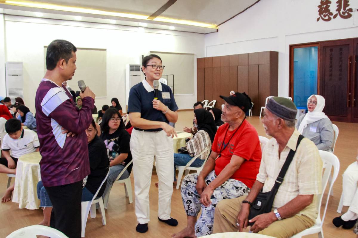 Seminar Menjaga Kesehatan Fisik dan Mental di Usia Senja