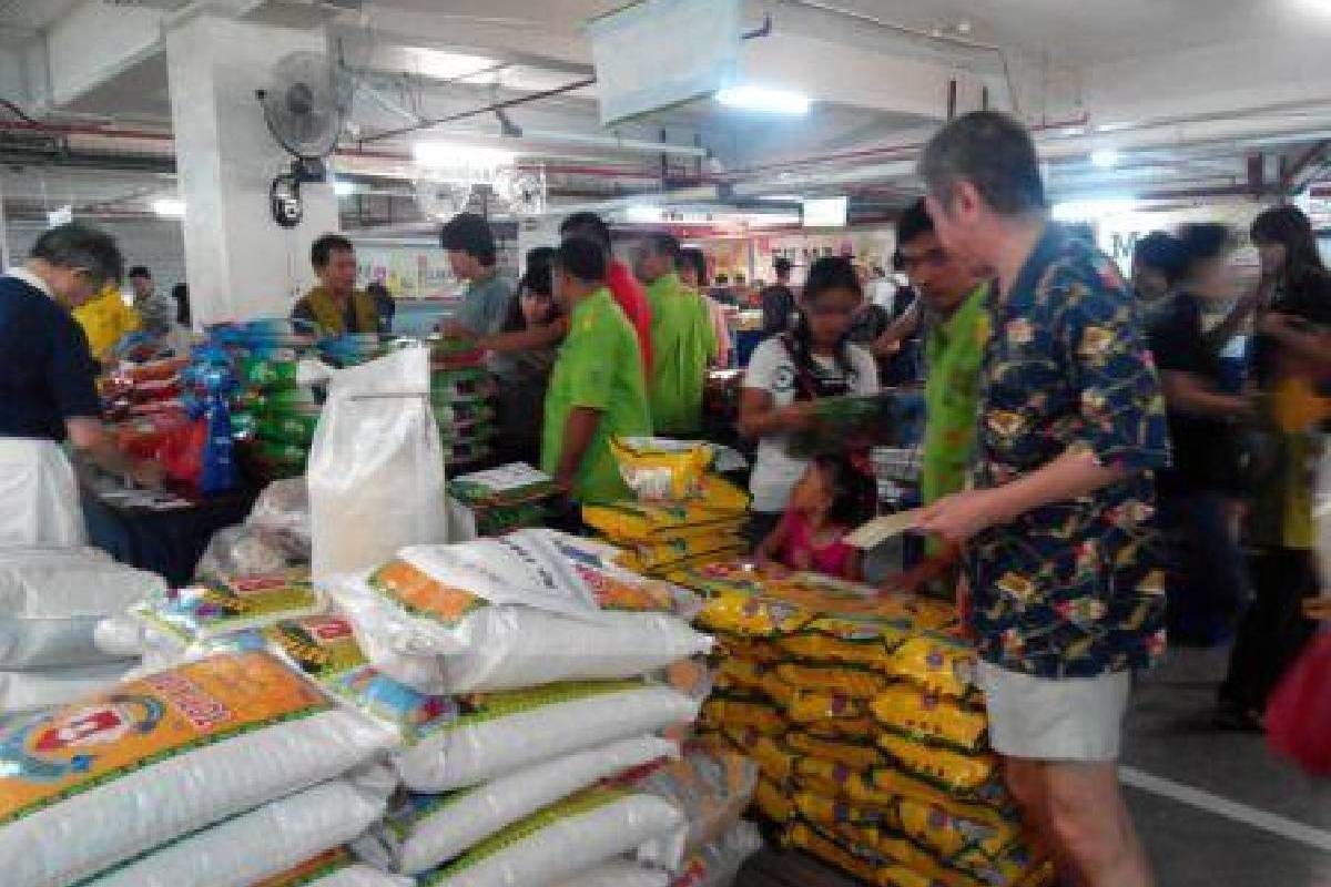  Sukacita di Bazar Amal Tzu Chi