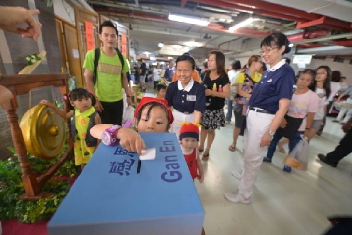 Bazar Amal Tzu Chi: Menggalang Dana Pembangunan Rumah Sakit Tzu Chi