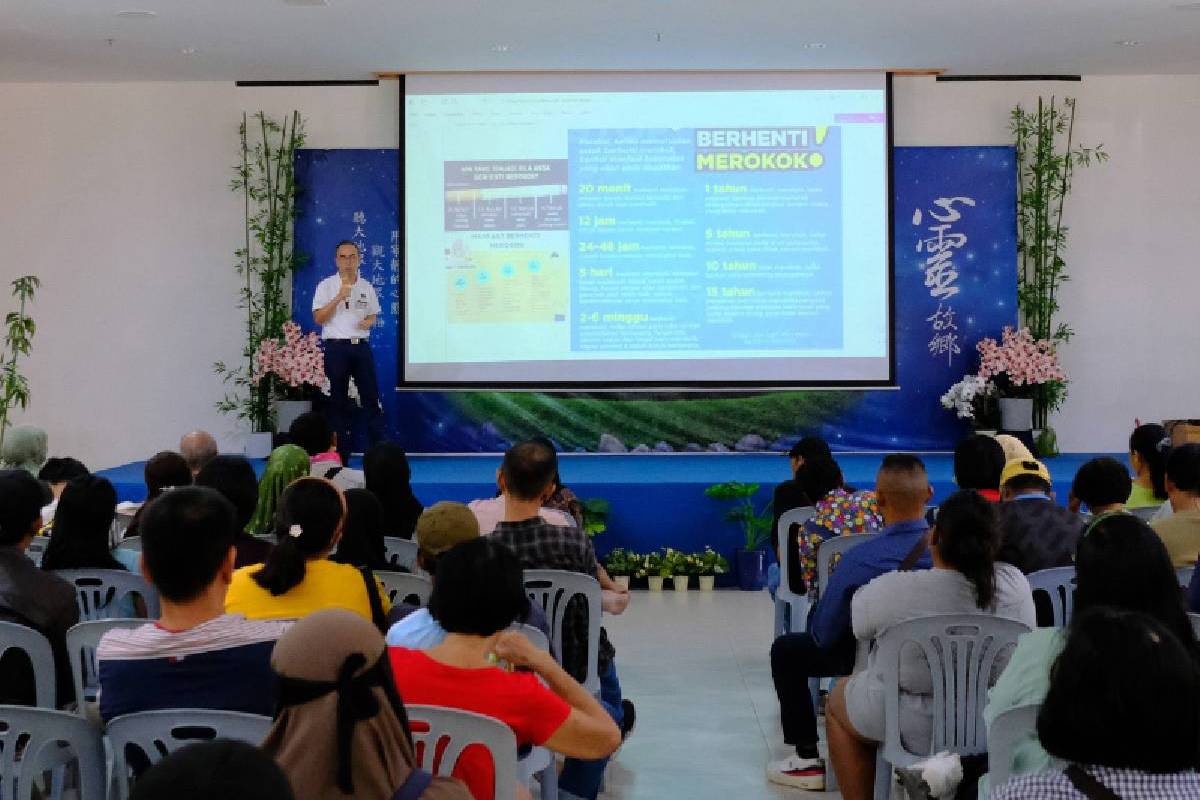 Ketika Relawan Tzu Chi dan Penerima Bantuan Khusus Saling Menguatkan