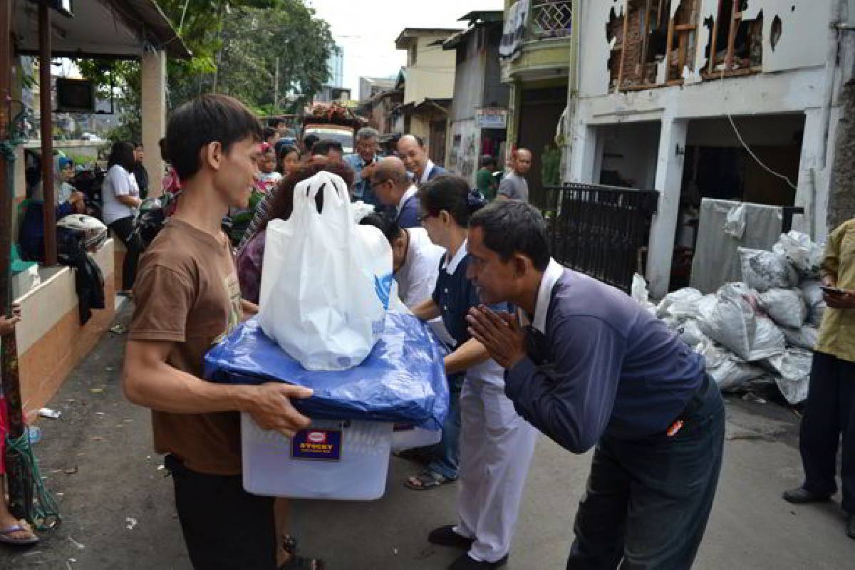 Bantuan Bagi Korban Kebakaran di Taman Sari, Jakarta Barat.