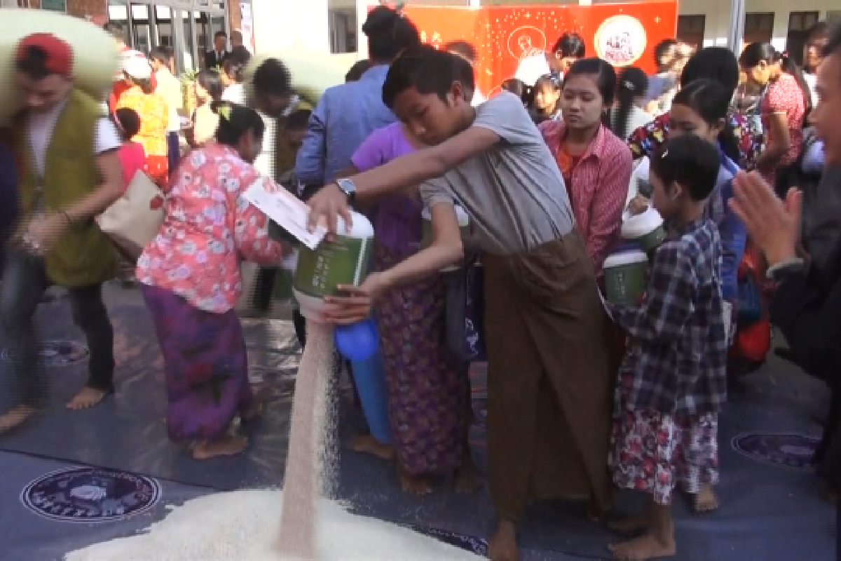 Ceramah Master Cheng Yen: Menjadi Penyelamat Orang Lain dan Menggarap Ladang Berkah