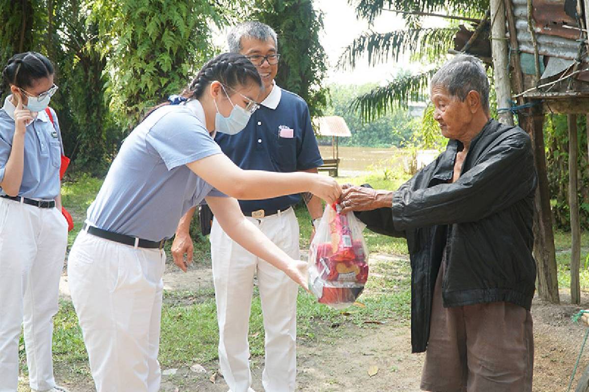 Belajar Kehidupan Lewat Kunjungan Kasih 