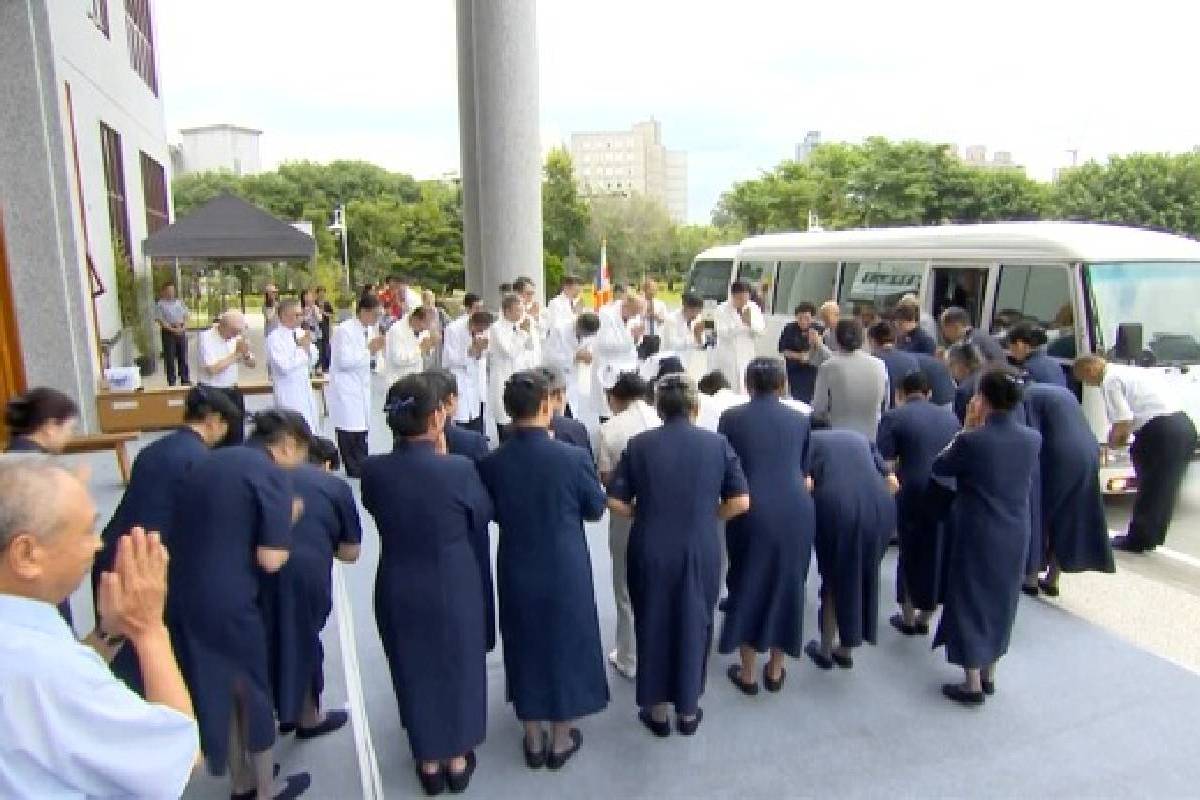 Ceramah Master Cheng Yen: Kebijaksanaan bagaikan Cahaya Matahari dan Bulan