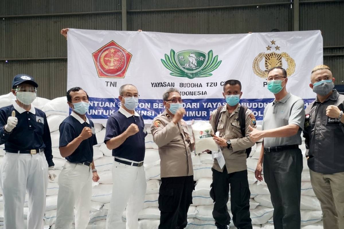 390 Ton Beras Cinta Kasih untuk Jawa Timur