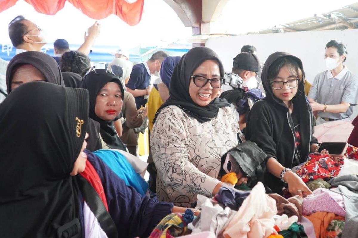 Bazar Amal Hadirkan Kehangatan Lewat Pakaian Layak Pakai