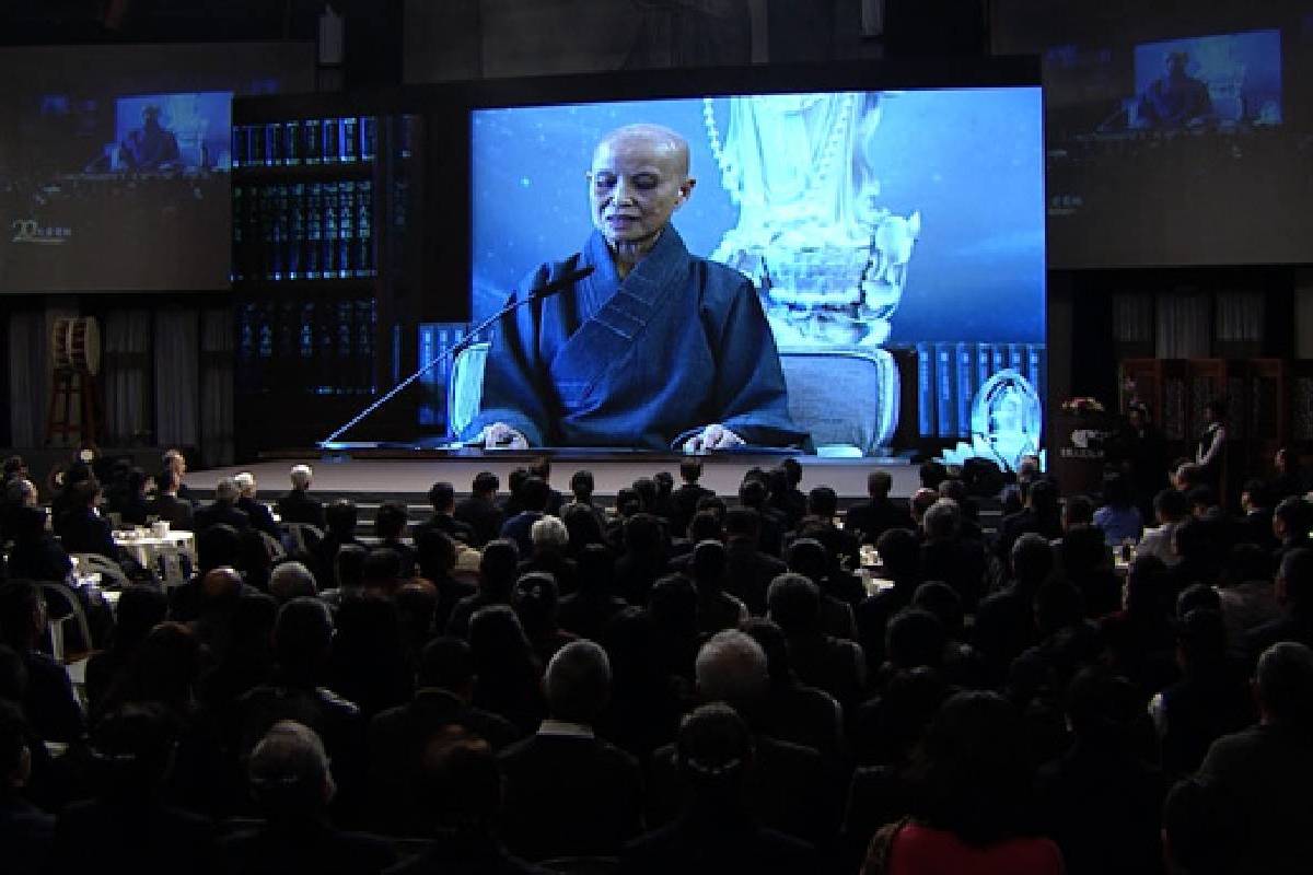 Ceramah Master Cheng Yen: Menyiarkan Kebenaran dengan Welas Asih dan Kebijaksanaan