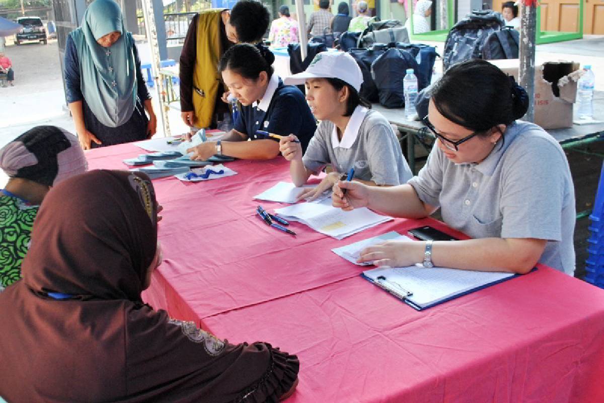 Kebahagiaan Mereka, Kebahagiaan Kita Juga