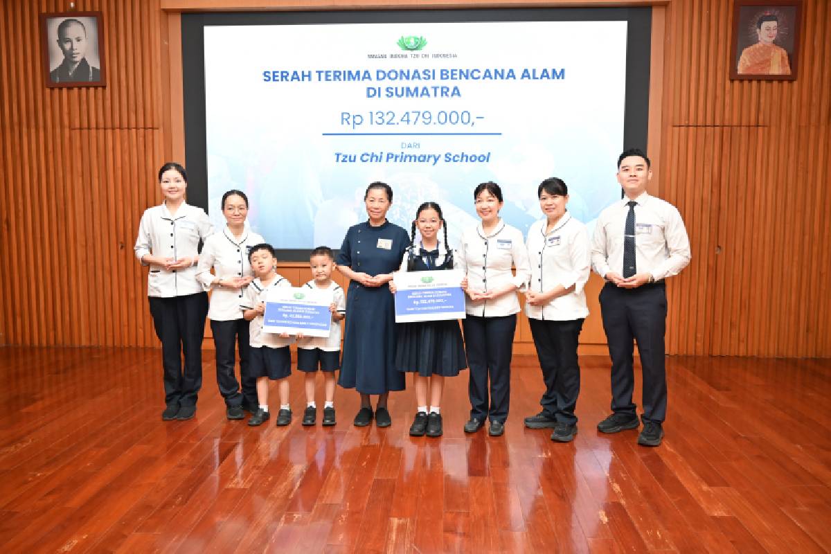 Siswa-Siswi Tzu Chi School Serahkan Donasi untuk Bencana Banjir Sumatera