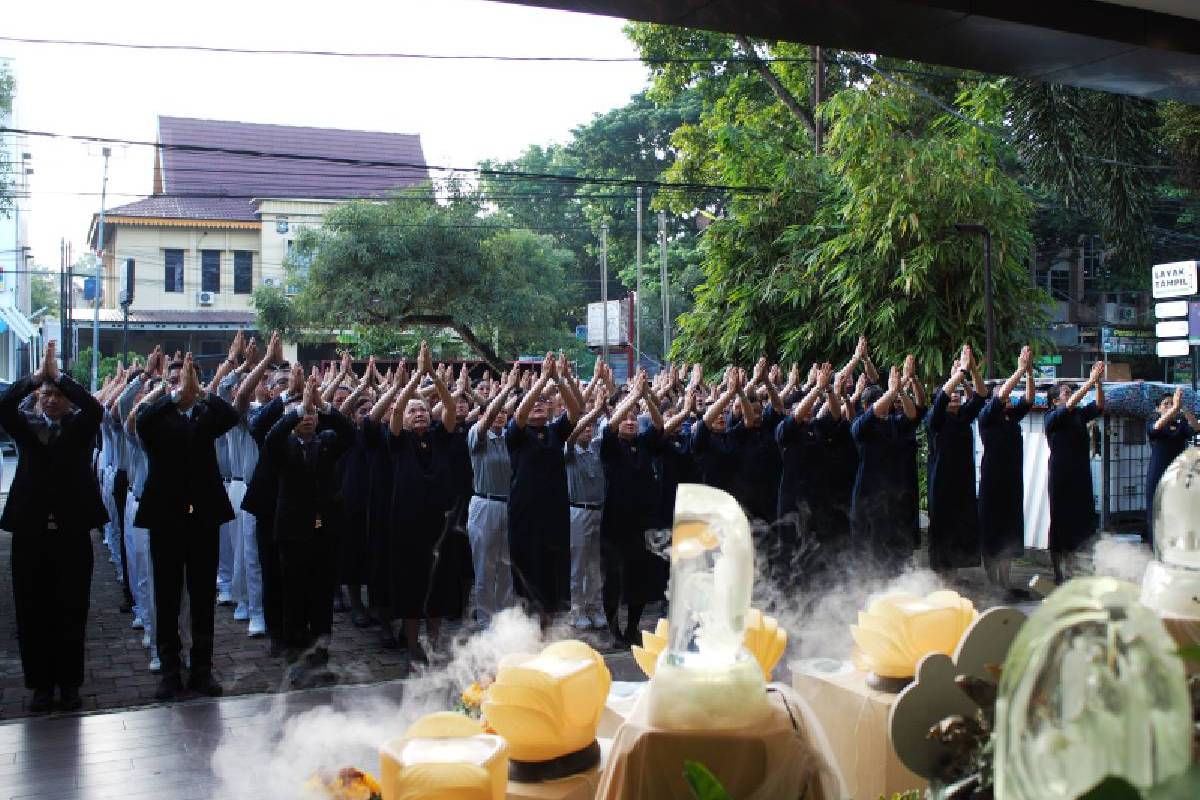 Menghimpun Ketulusan Bersama Tzu Chi Taiwan Dalam Doa Bersama Waisak