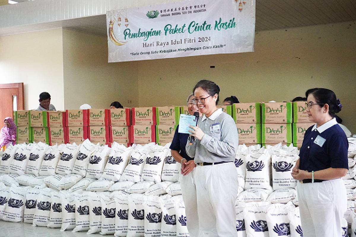 Paket Lebaran Tzu Chi, Hadir di Tempat dan Waktu yang Tepat