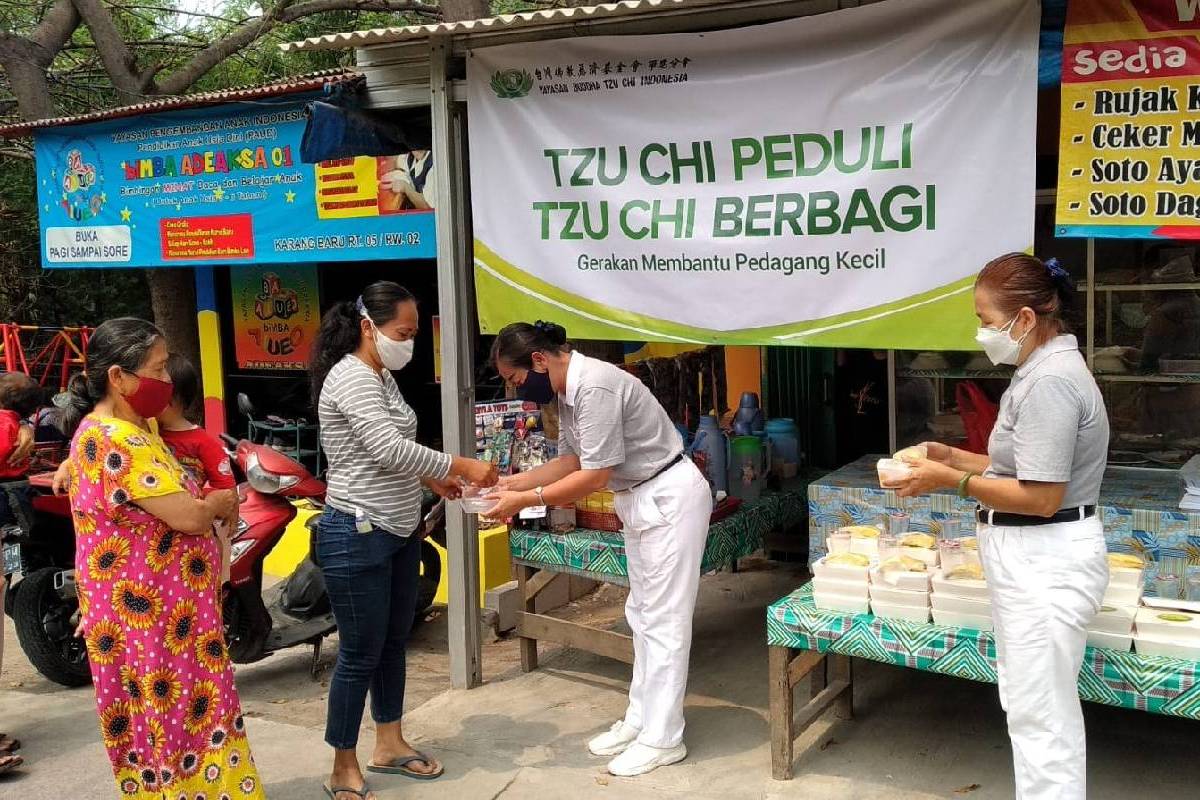 Berbagi Berkah di Desa Karang Baru