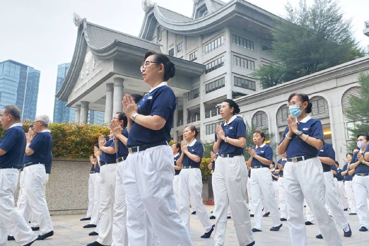 Ritual Namaskara Menuju Tiga Hari Besar Tzu Chi