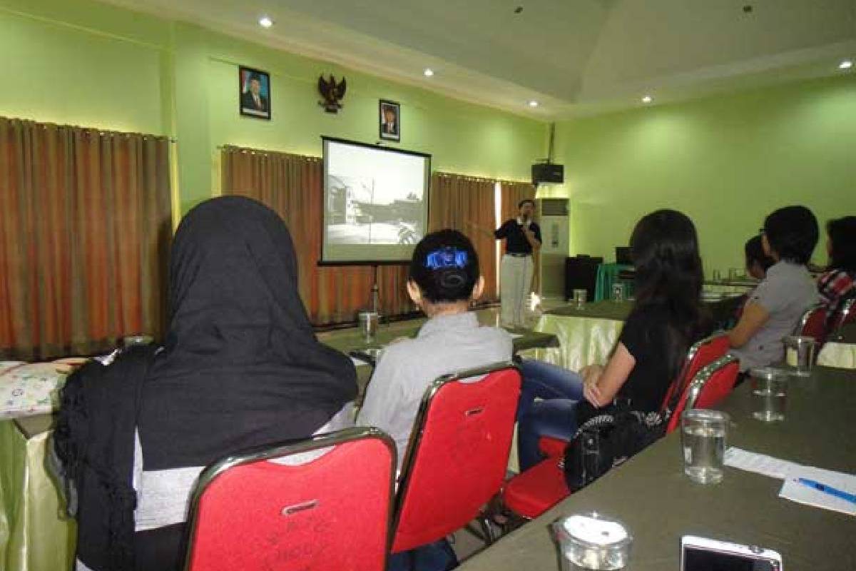 Menebar Benih Cinta Kasih di Kota Jambi