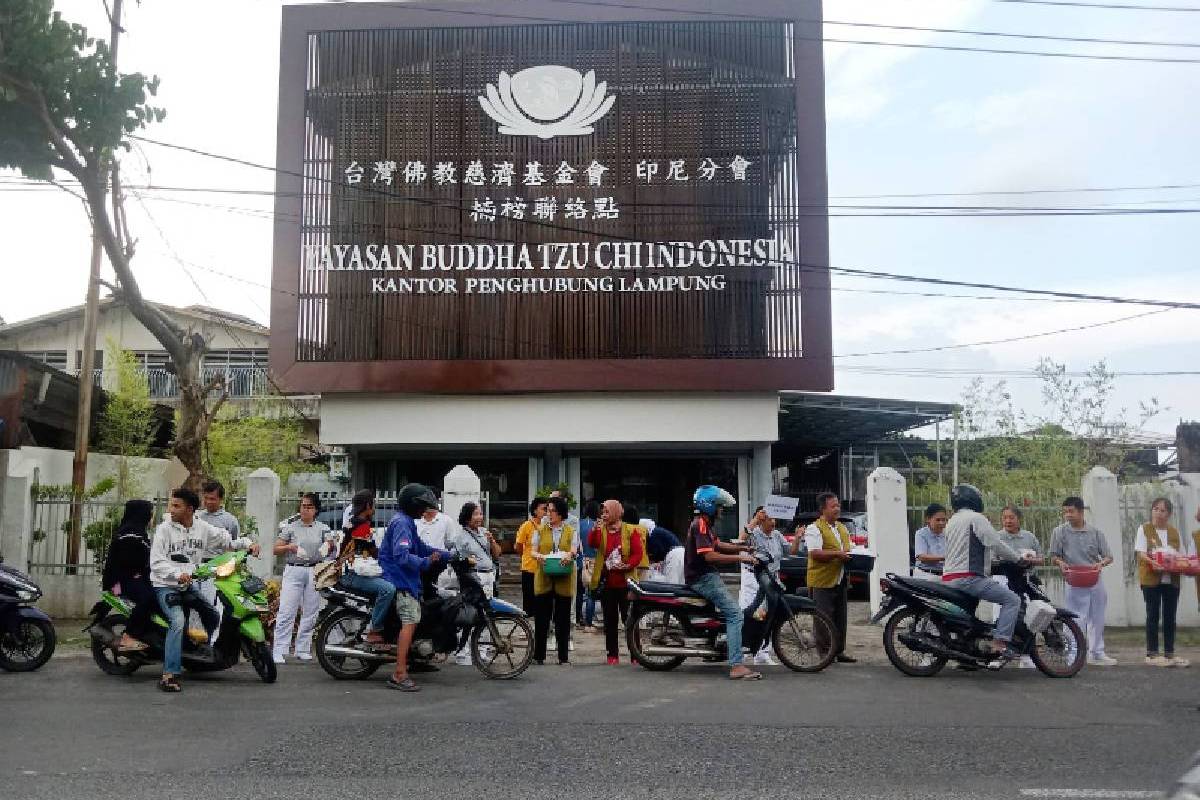 Berbagi Takjil, Berbagi Berkah di Bulan Ramadan
