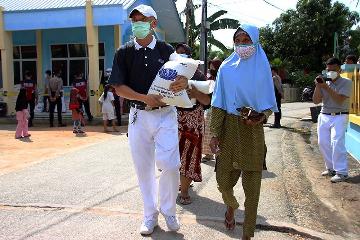 Paket Lebaran 2022: Membagikan Beras Cinta Kasih di Bulan Penuh Berkah