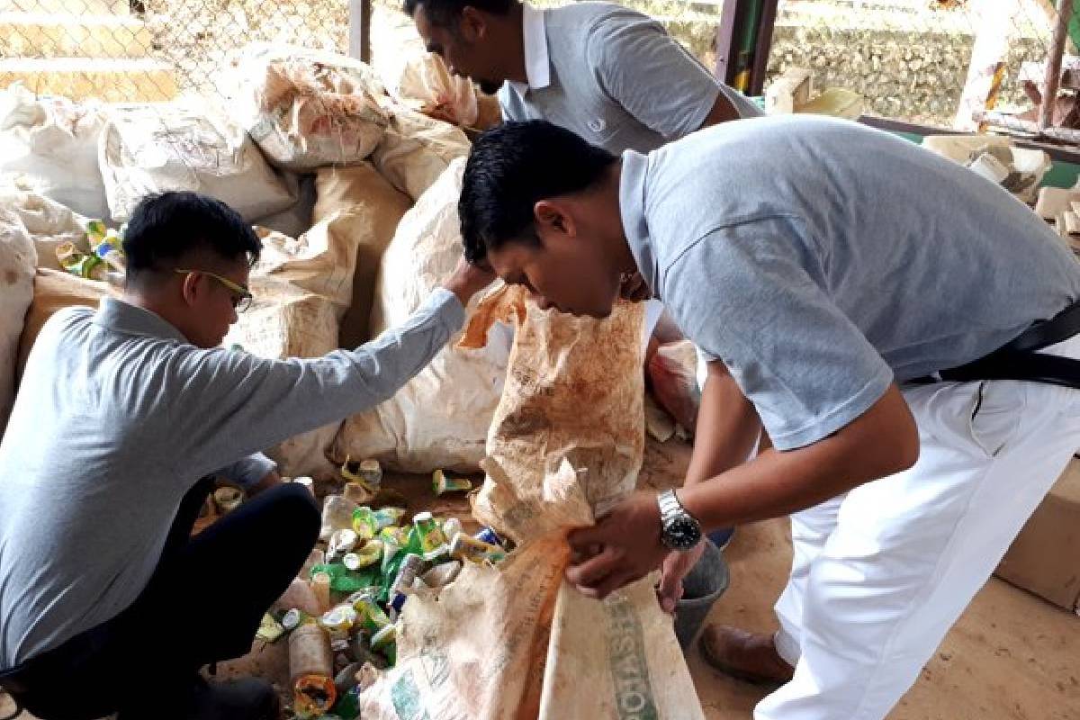 Sampah Botol yang Menjadi Bernilai