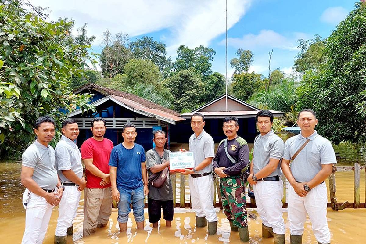 Bantuan Banjir di Nanga Tayap, Ketapang Kalimantan Barat