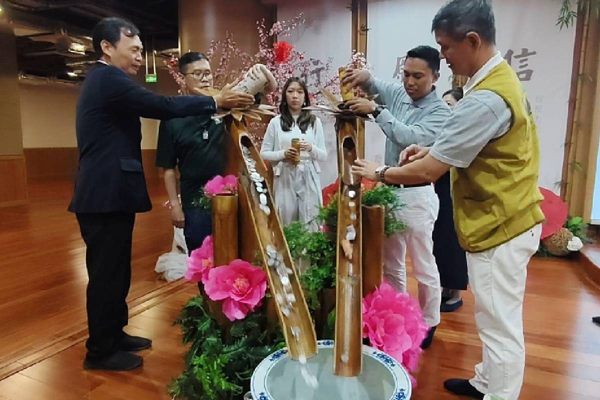 Merawat Pelita Ketulusan dalam Perjalanan Enam Puluh Tahun Tzu Chi