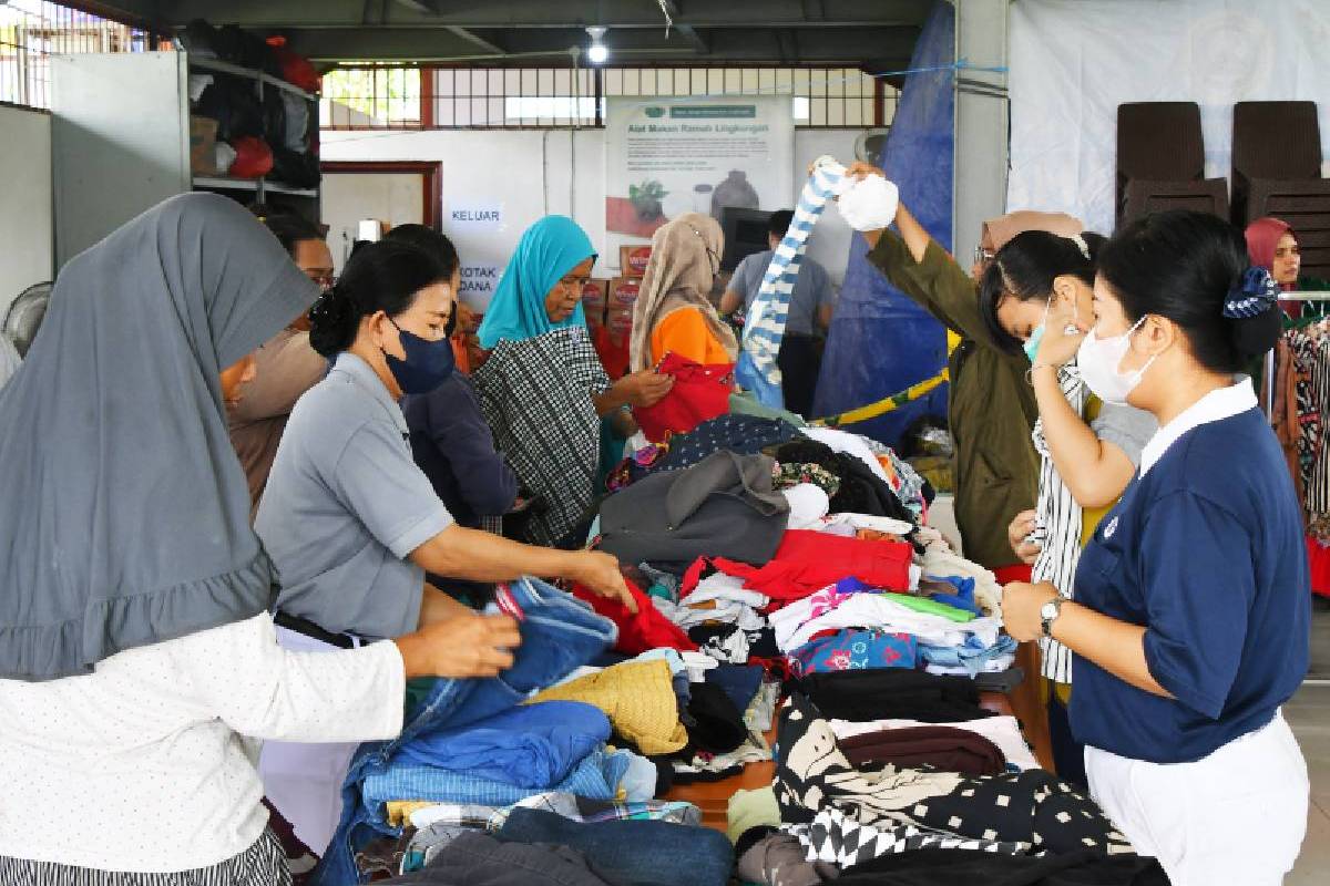 Pakaian Layak Pakai untuk Mereka yang Membutuhkan