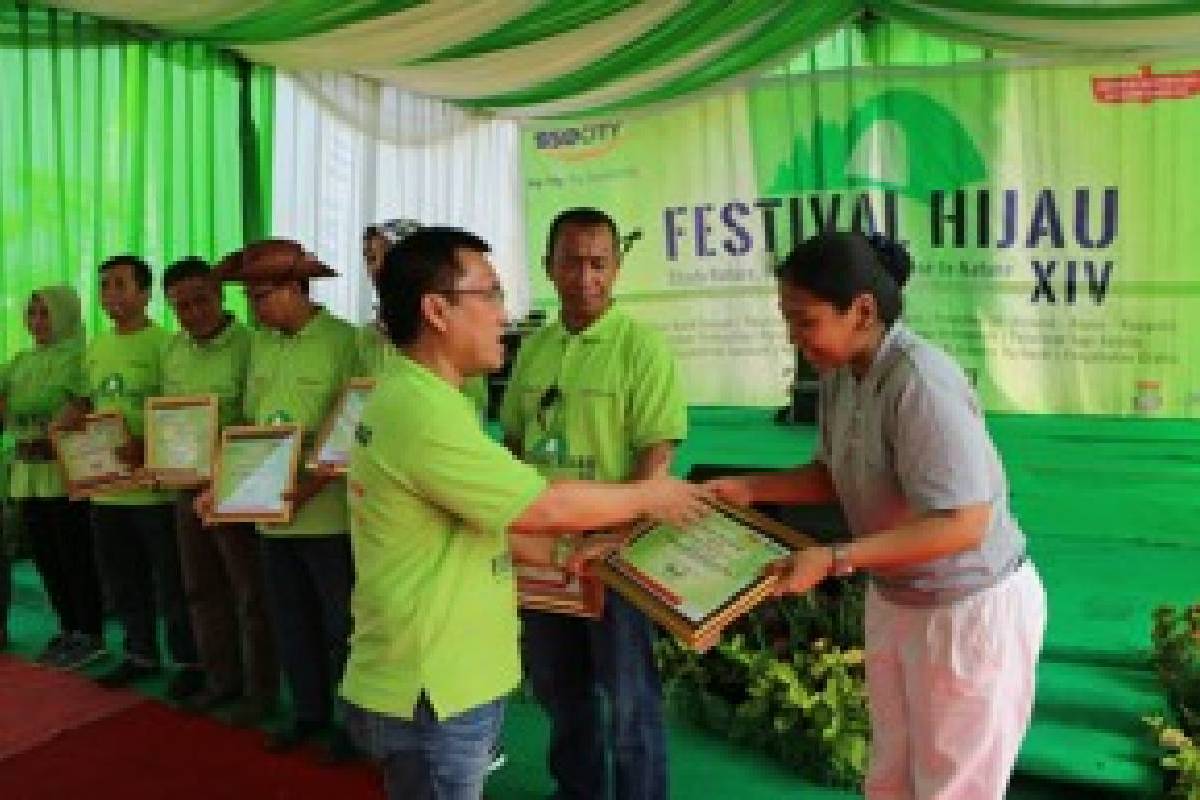 Bakti Sosial Kesehatan Umum di Festival Hijau