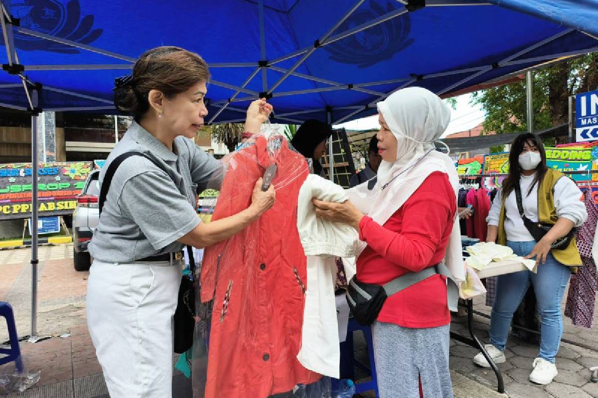 Semangat Relawan dan Antusiasme Warga Meriahkan Pekan Amal Tzu Chi Makassar