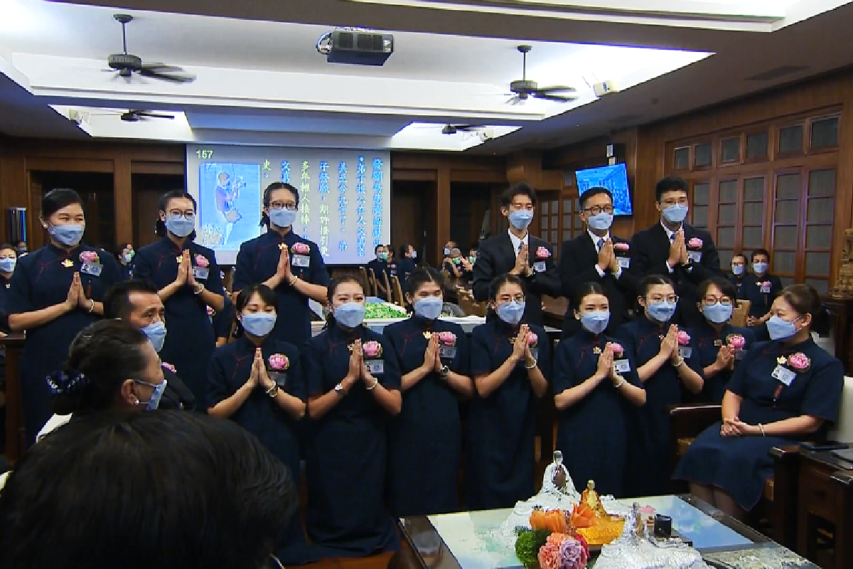 Ceramah Master Cheng Yen: Hati Buddha dan Tekad Guru Adalah Persembahan Tertinggi