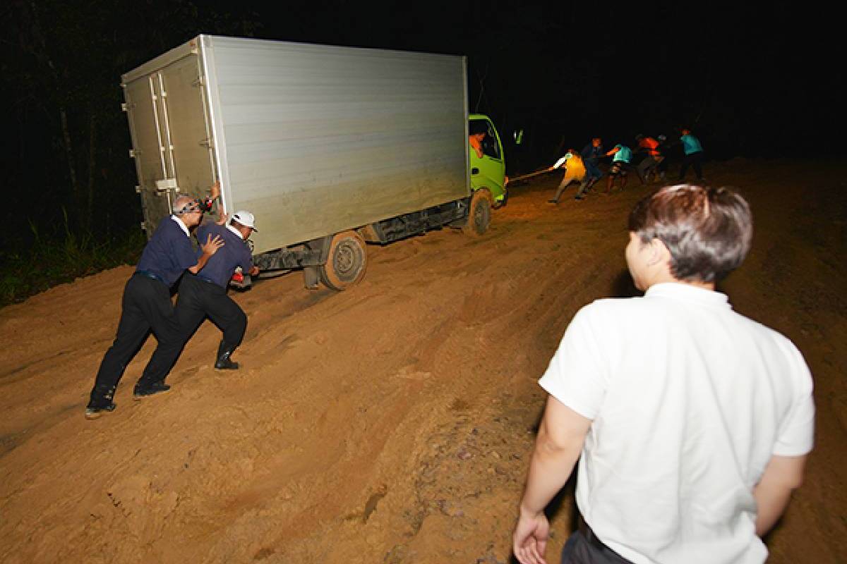 Bantuan Bagi Korban Banjir di Konawe (Sultra)