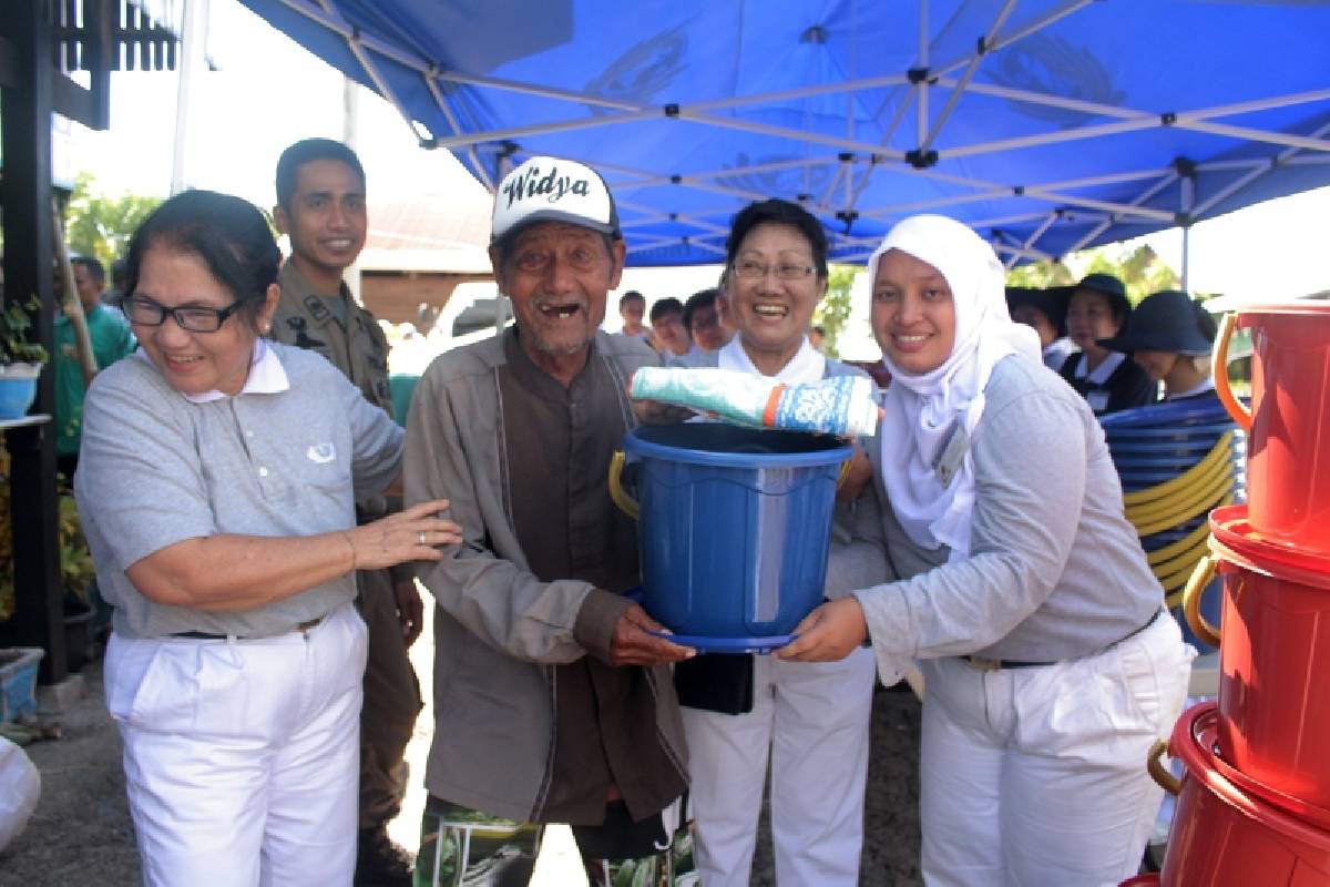 Paket Bantuan Bagi Korban Banjir di Sidrap