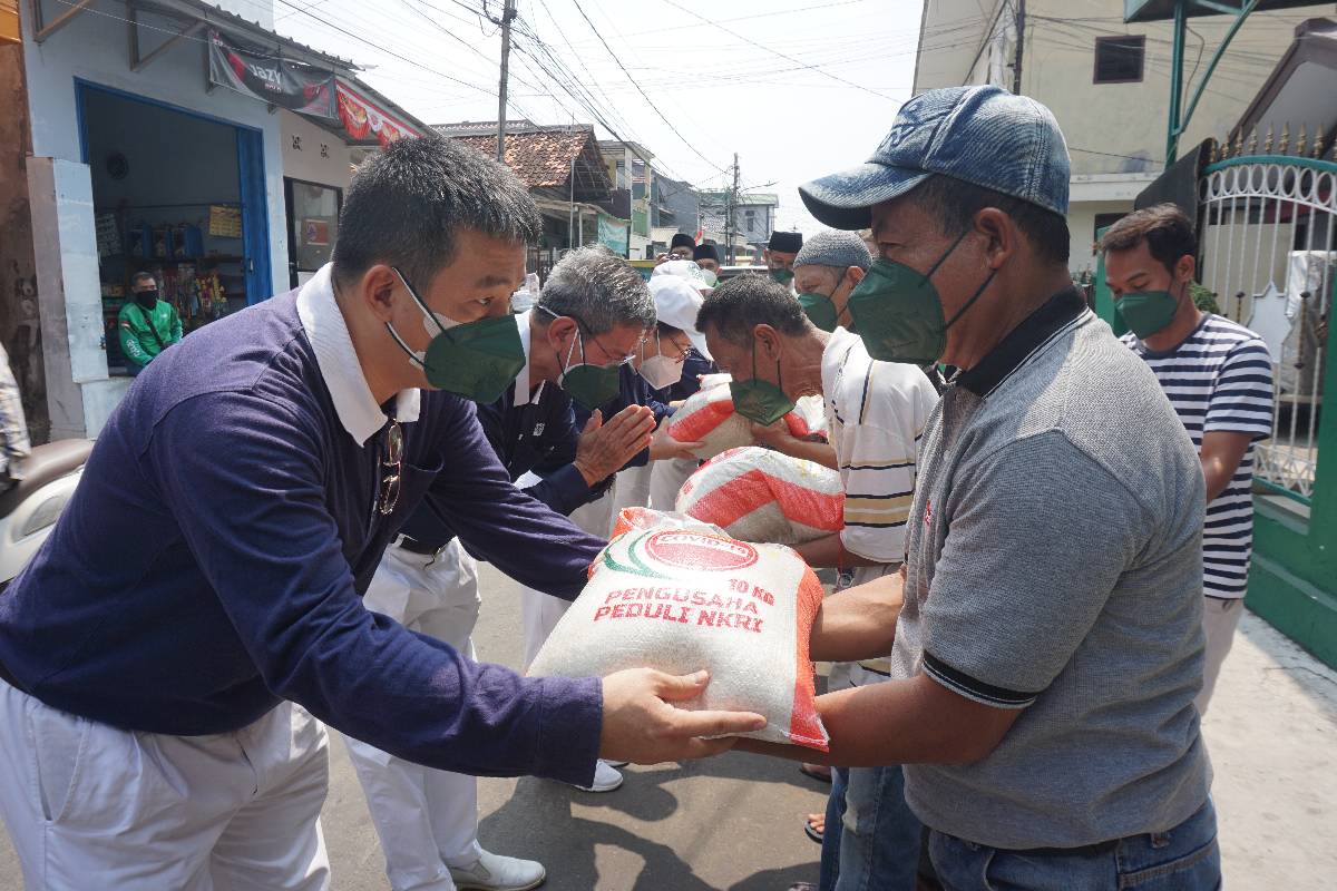 Tzu Chi Bekerja Sama dengan PBNU Salurkan Bantuan 10.000 Kg Beras Bagi Warga Terdampak Pandemi