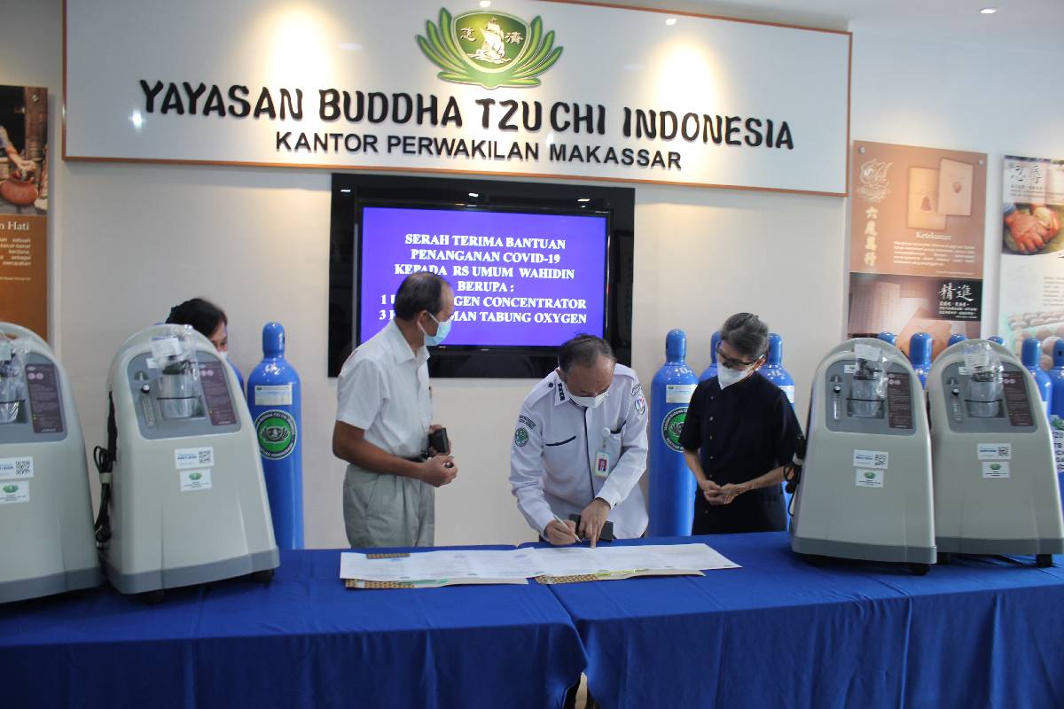 Bantuan Oxygen Concentrator untuk Penanganan Covid-19 di Kota Makassar 