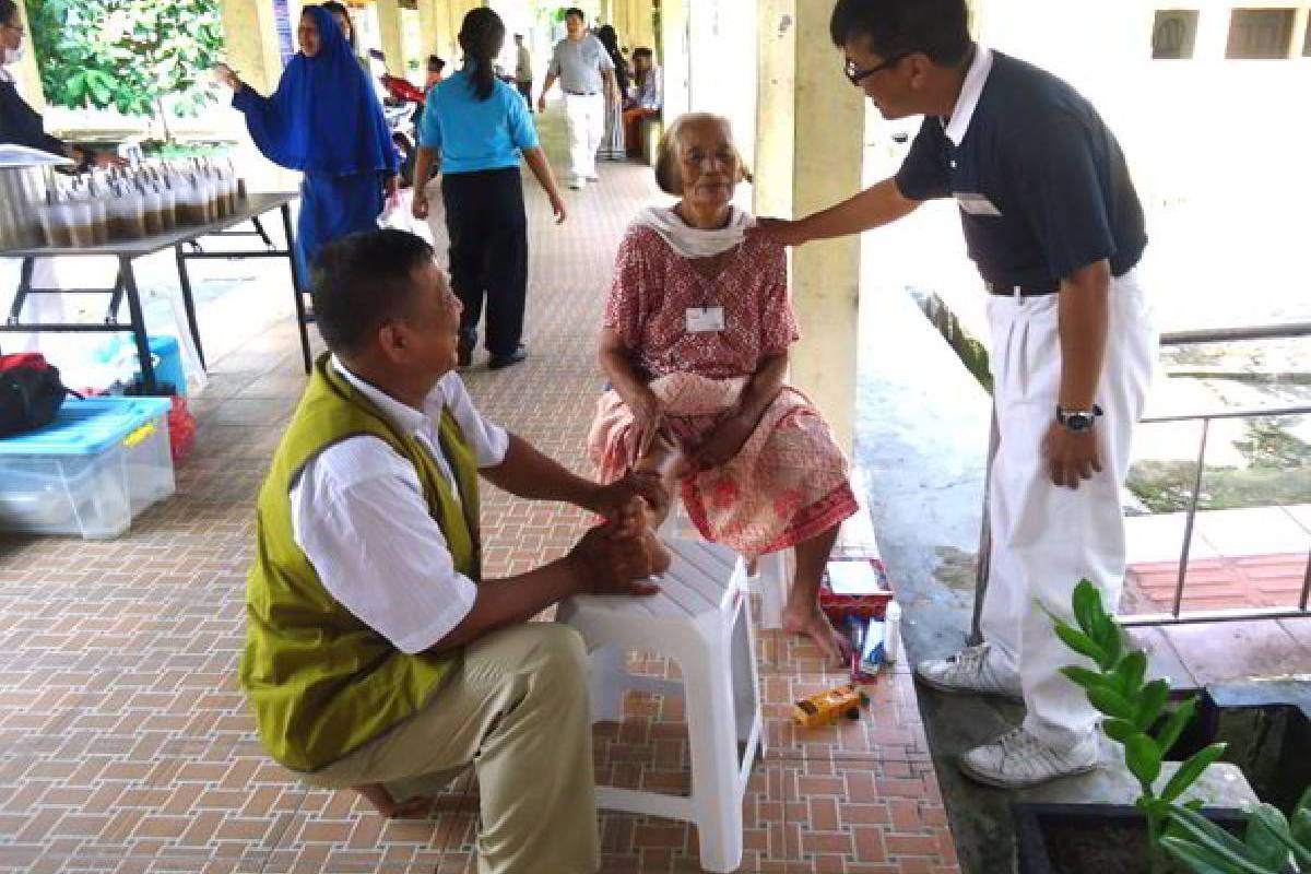 Bersumbangsih Adalah Kebahagiaan yang Tidak Bisa Dibeli