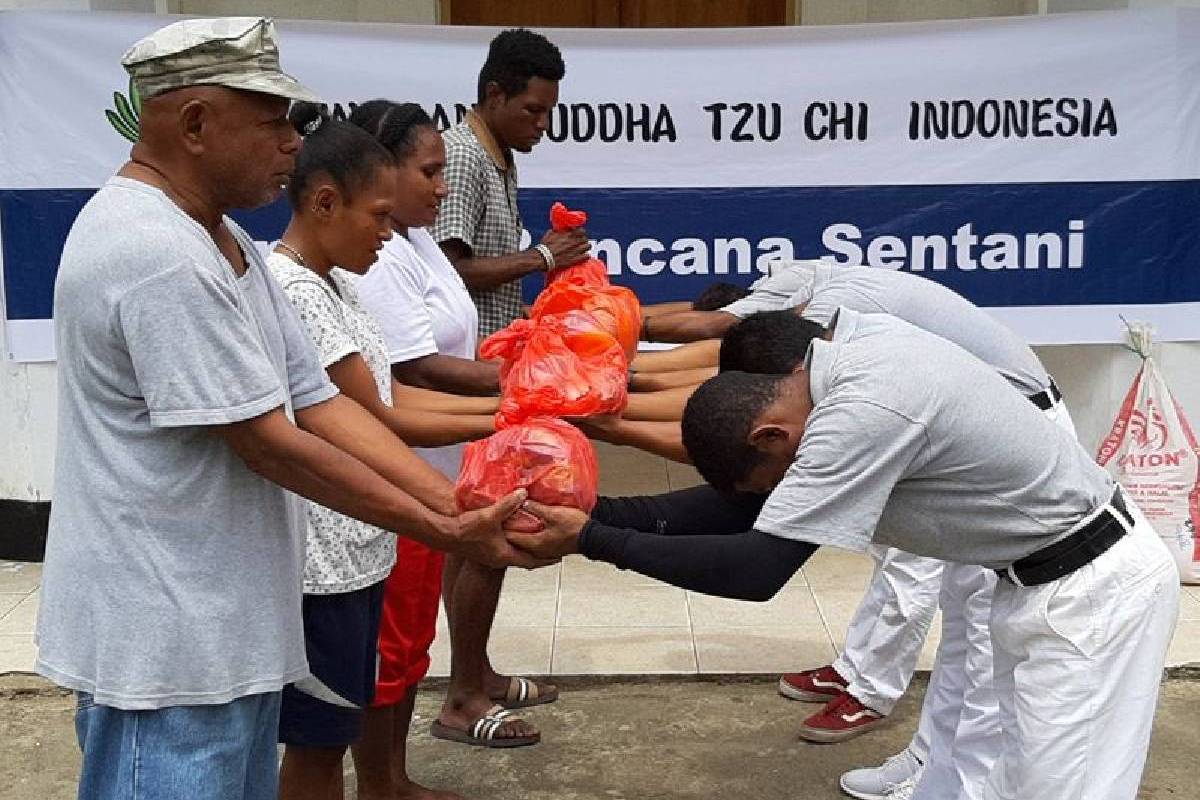 Banjir Sentani: Setiap Saat Berbuat Kebajikan 