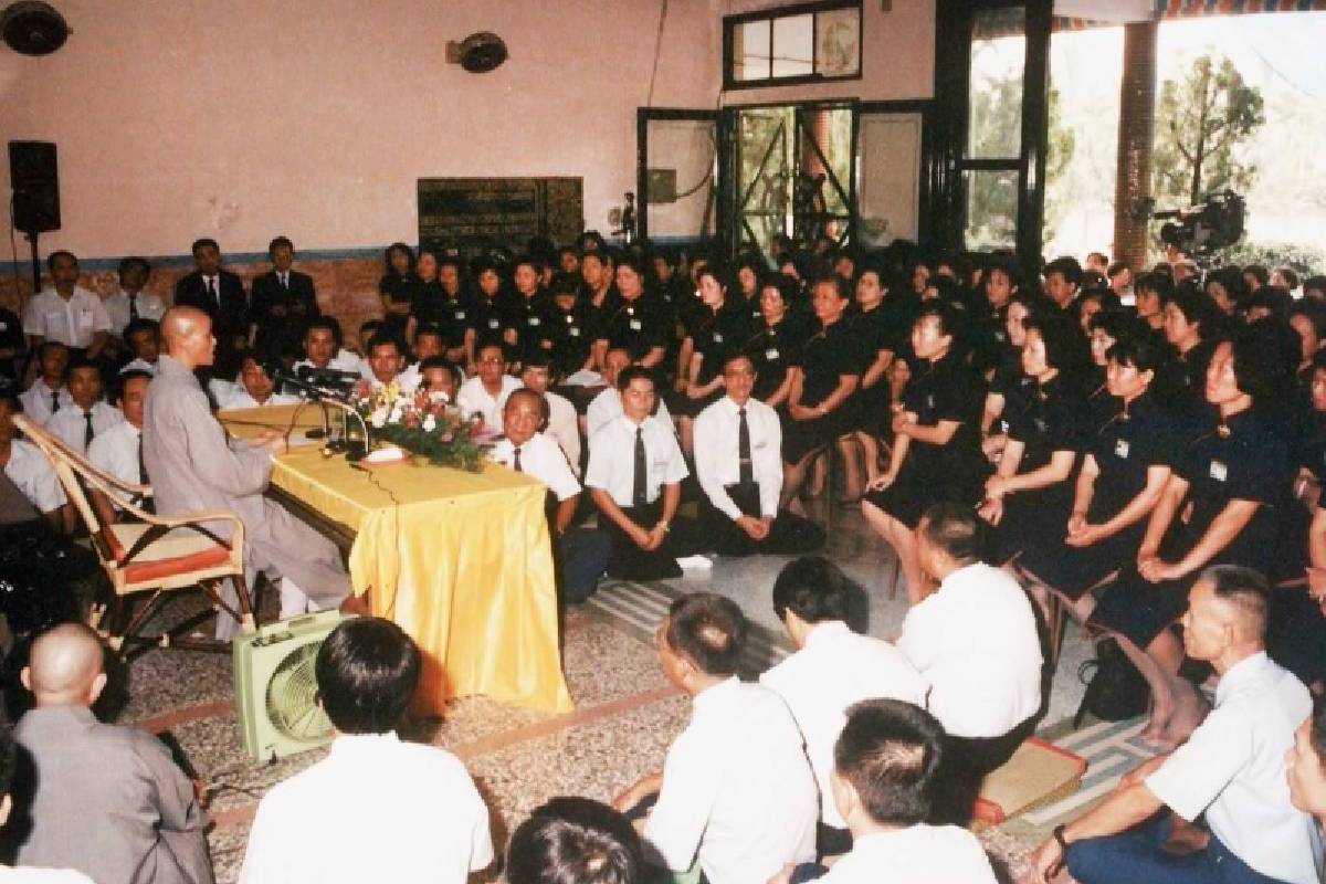 Ceramah Master Cheng Yen: Meneruskan Jalinan Jodoh Dharma di Dunia yang Indah dan Bajik